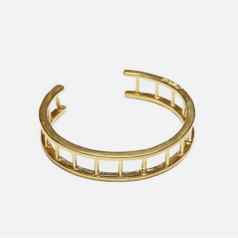Elegant Gold Bracelet